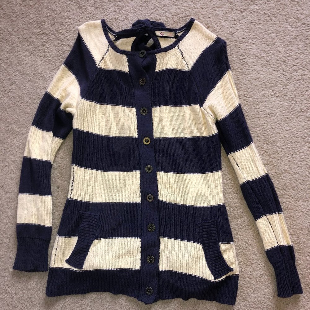 Buttoned Striped Sweater with Bow and Pockets